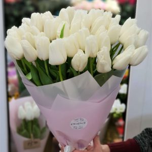 Букет белых тюльпанов "Нежный апрель"