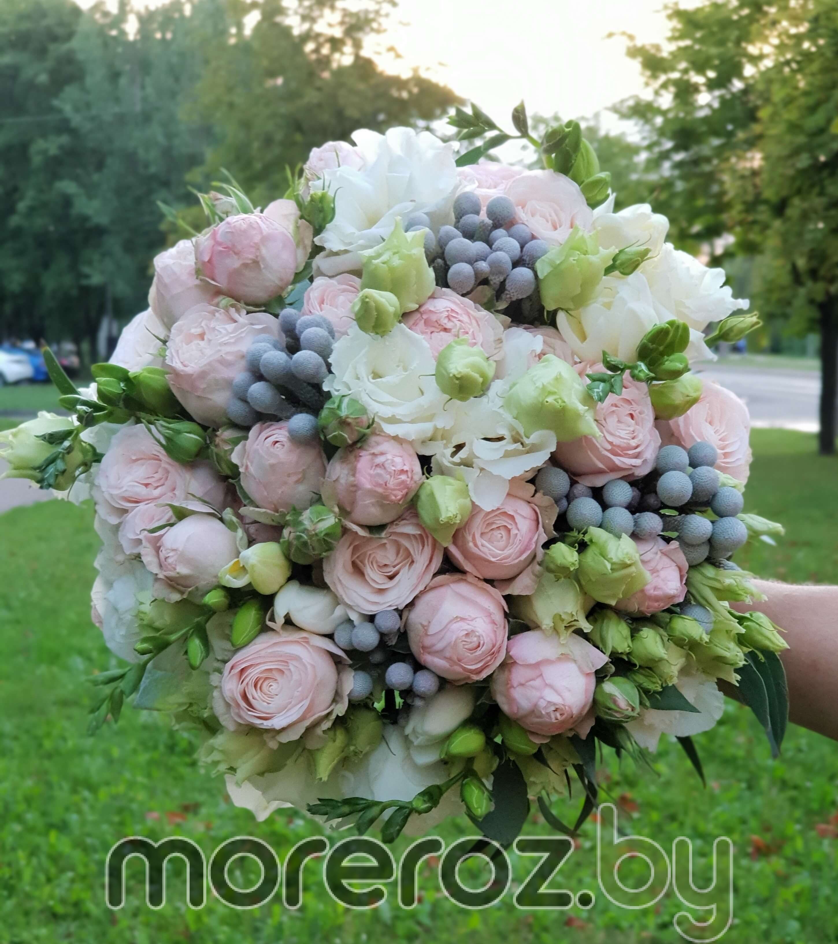 Букет невесты с пионовидными розами