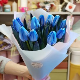 Букет синих тюльпанов
