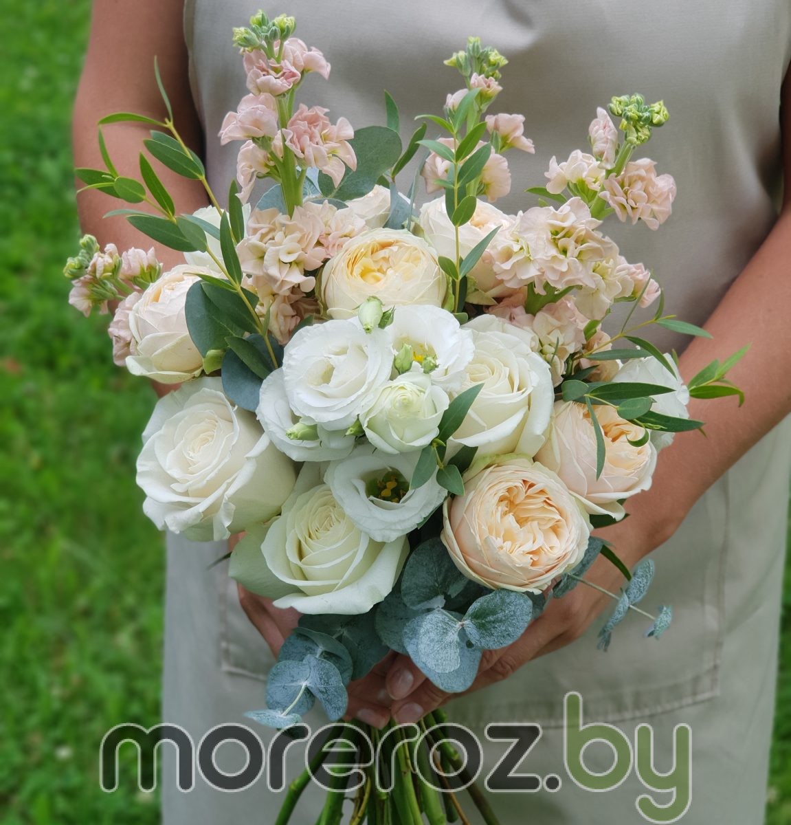 Букет невесты из пионовидных роз