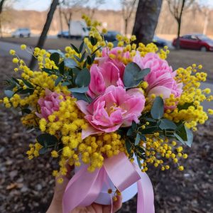 Коробка "Тюльпаны с мимозой"