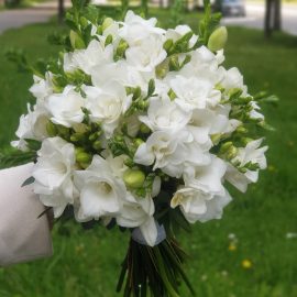 Букет невесты из белых фрезий