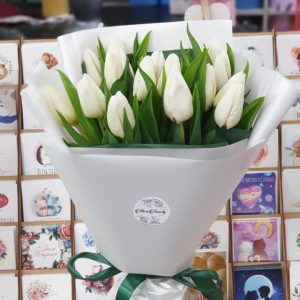 Букет белых тюльпанов