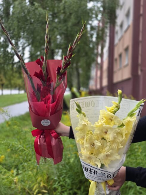 Букет-комплимент из гладиолусов