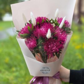 Букет-комплимент из астр